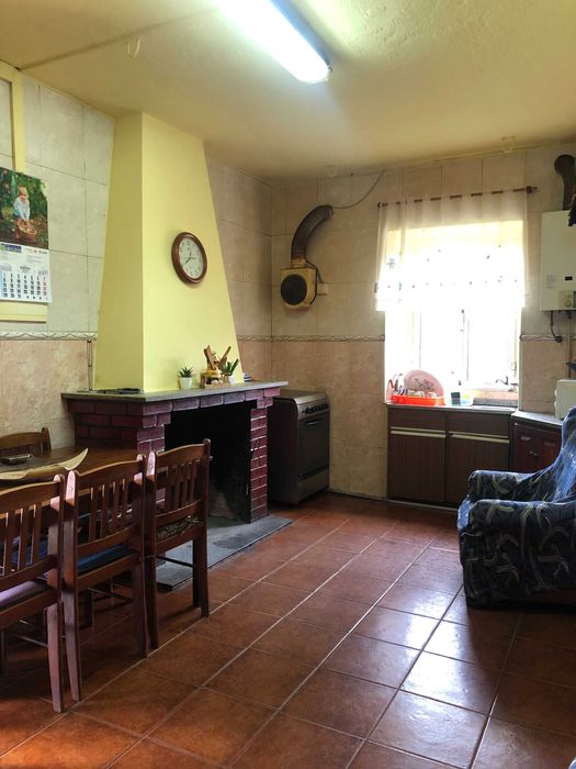 Moradia V6 com terreno para exploração