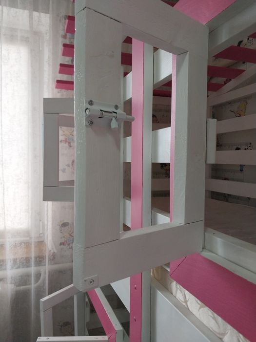 Двоповерхове ліжко