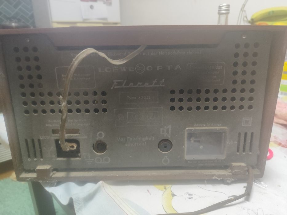 Radio antigo loewe opta