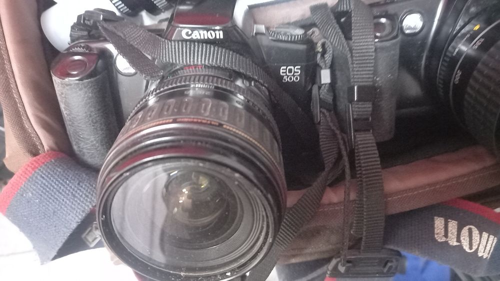 Conjunto 2 Maquinas Canon EOS 500 com acessórios