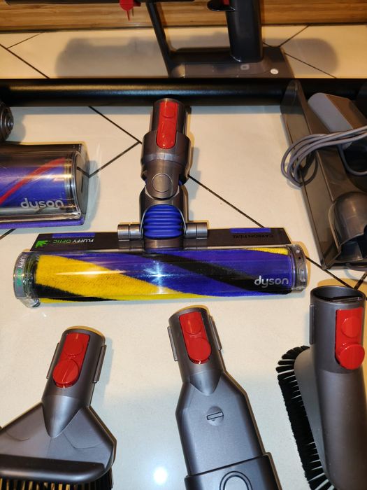 Dyson v11 absolute