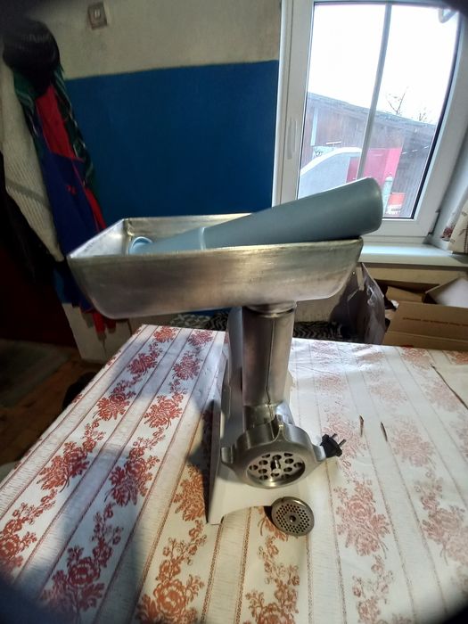 Мясорубка Браун 1300