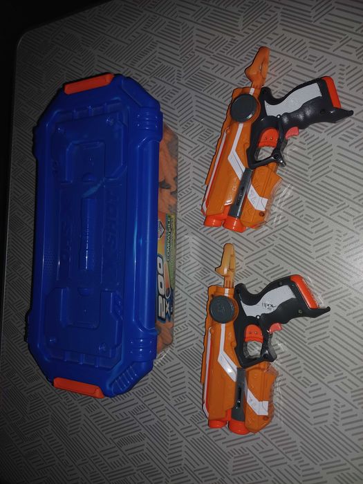 NERF Elite Firestrike + caixa com dardos espuma