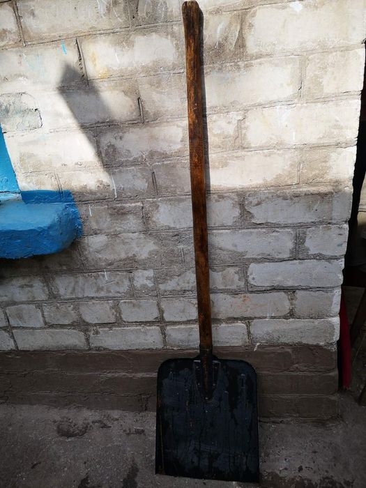 Лопата для уборки снега , снегоуборочная лопата,сыпучих материалов