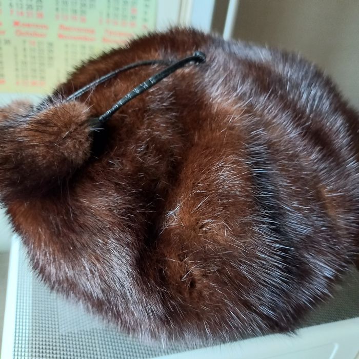 Шапка жіноча ниркова.