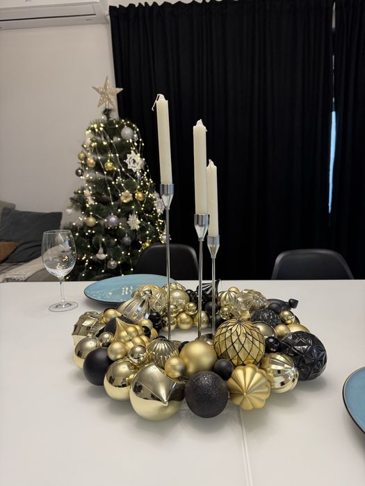 Новорічний вінок на двері/стіл