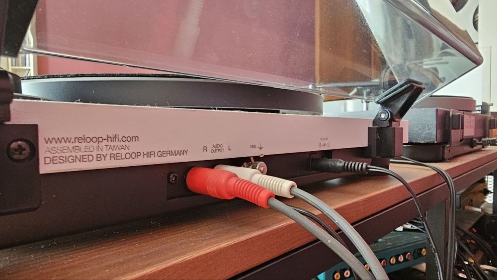 Програвач RELOOP Turn2

• Заводська установка з картриджем Ortofon OM1