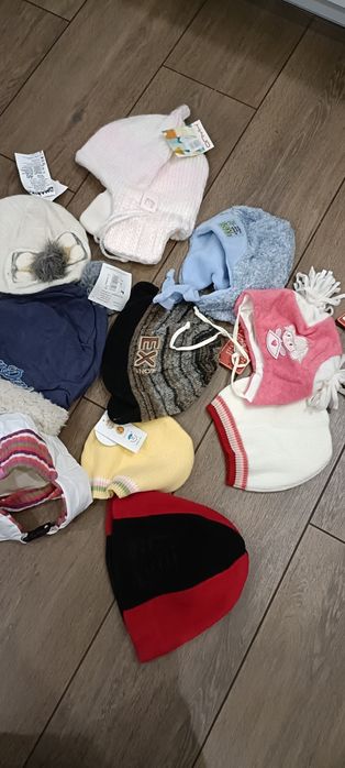 Czapki dziecięce zestaw 100 szt nowe