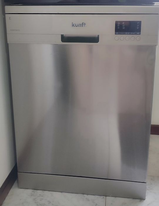 Máquina de lavar loiça (COM AVARIA)