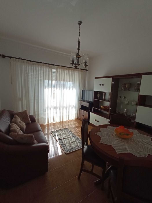 Apartamento para Alugar Férias - de 4 de Julho a 5 de Setembro