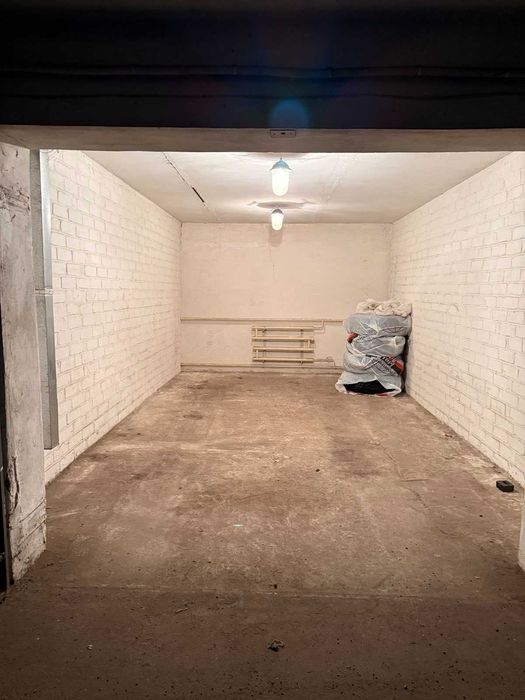 Продам гарний гараж у самому серці міста