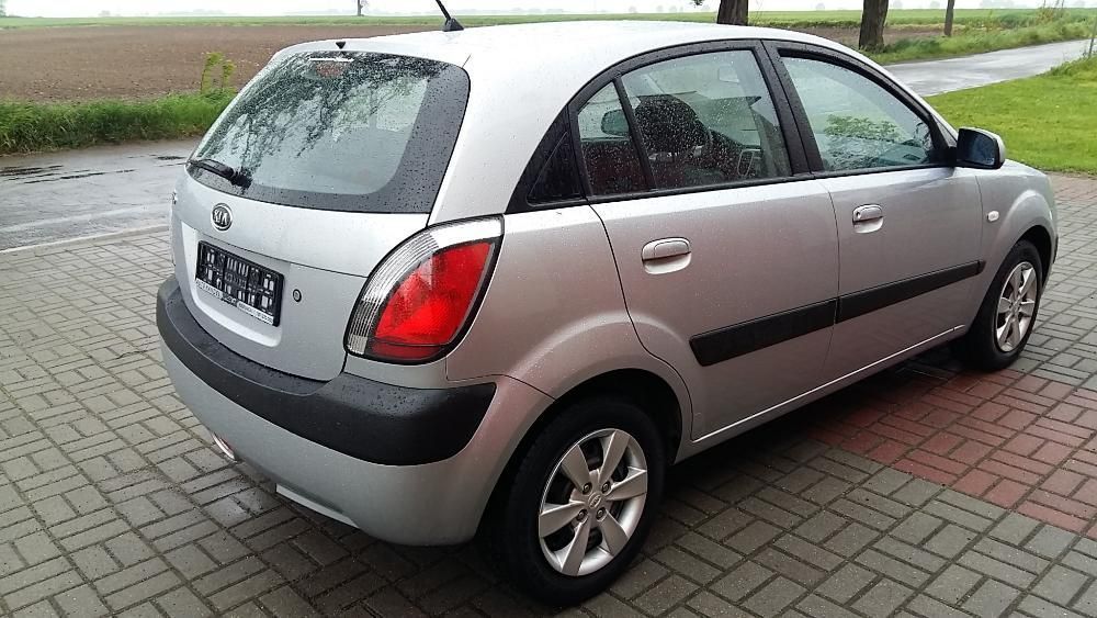 Na części Kia Rio II Silnik Skrzynia Maska Zderzak Drzwi Klapa Szyba