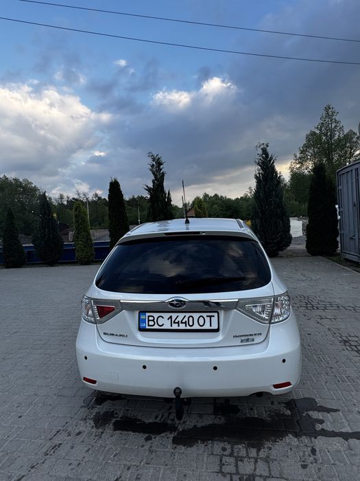 Автомобіль субару імпреза