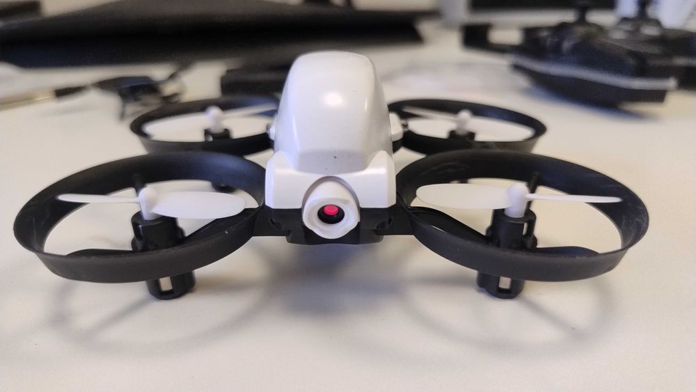 Mini dron Simrex x700 z kamerą