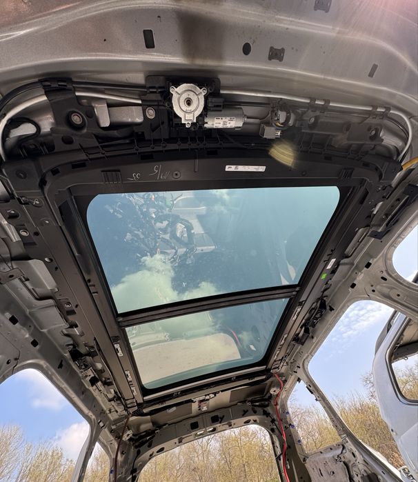 Панорама Volvo XC90 2016+. Стёкла или в сборе