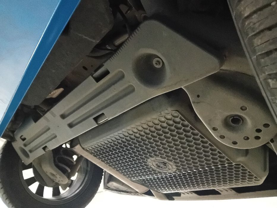 Eixo traseiro tambor FORD Puma (J2K, CF7)