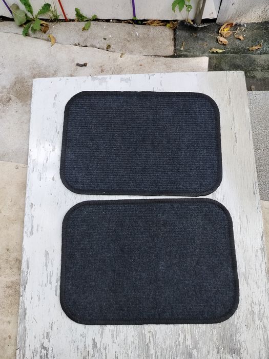 Продам автоковрики.