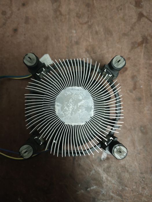 Продам боксовий кулер для процесора а