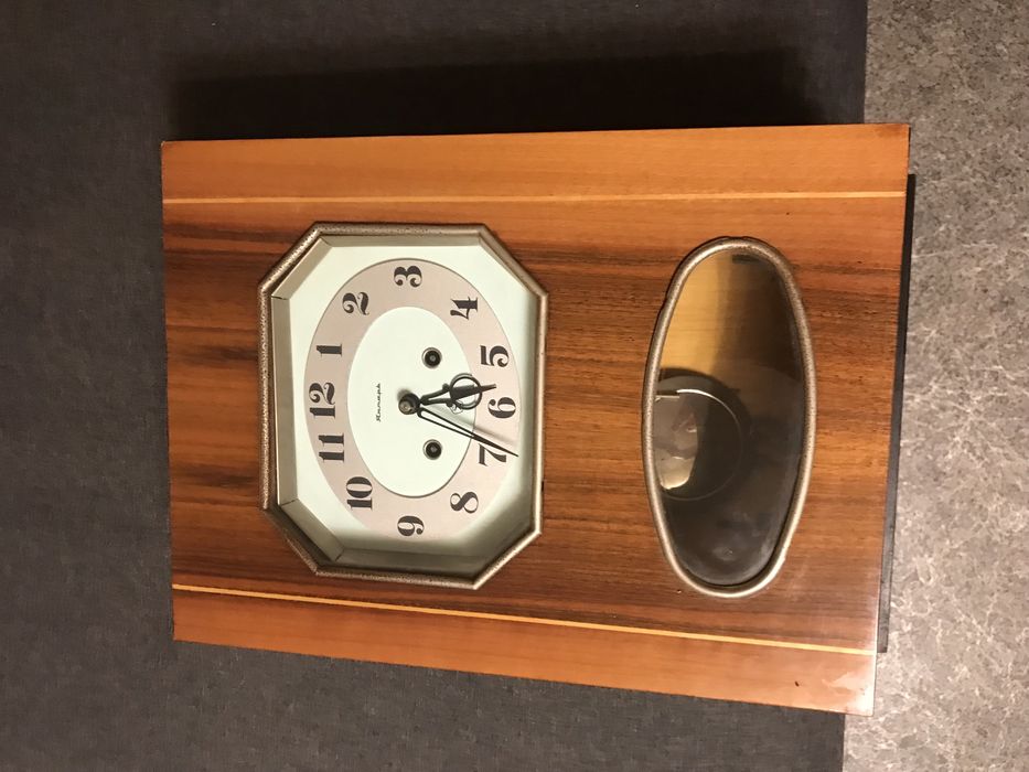 Часы Янтарь