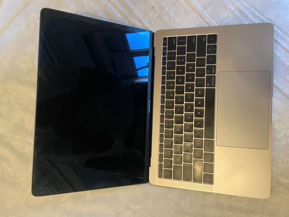MacBook Pro Intel Core i5 2017 8GB RAM 128GB
