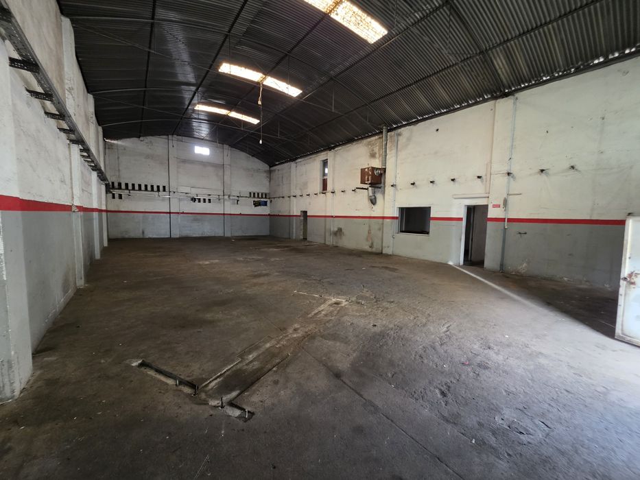 Arrenda-se armazem coimbra 400m2