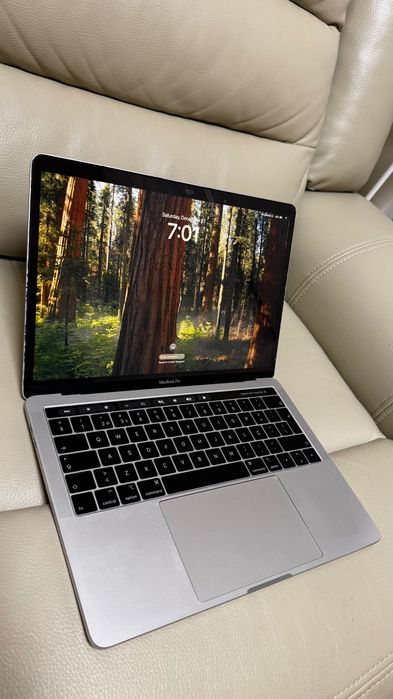 MacBook Pro 13" 2019 - 8GB / 256GB
