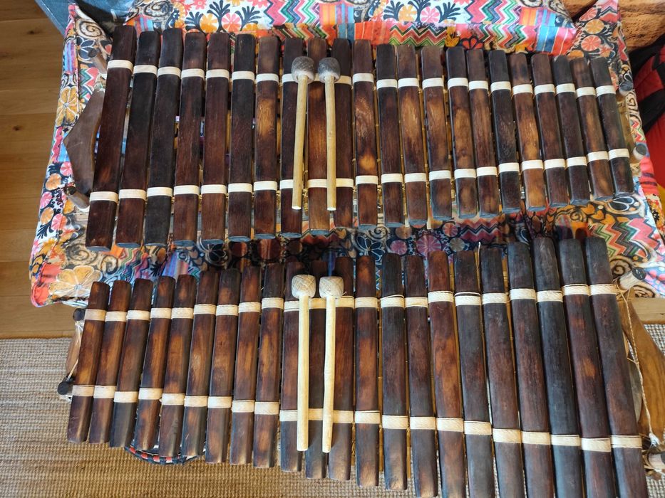 Gwinejski balafon diatoniczny 22-sztabkowy