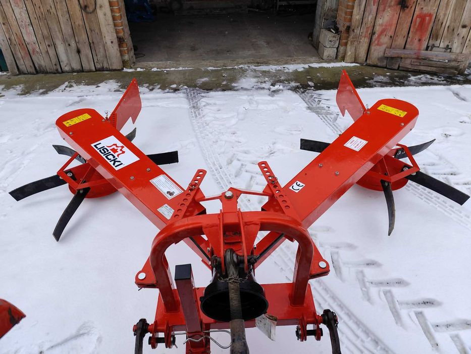 wygarniacz gałęzi na tył wymiatarka dwuwirnikowa