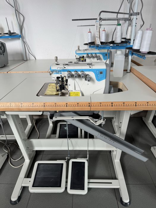 JACK E4S-4-M03/333 overlock owerlok przemysłowy 4-nitkowy komplet NOWY