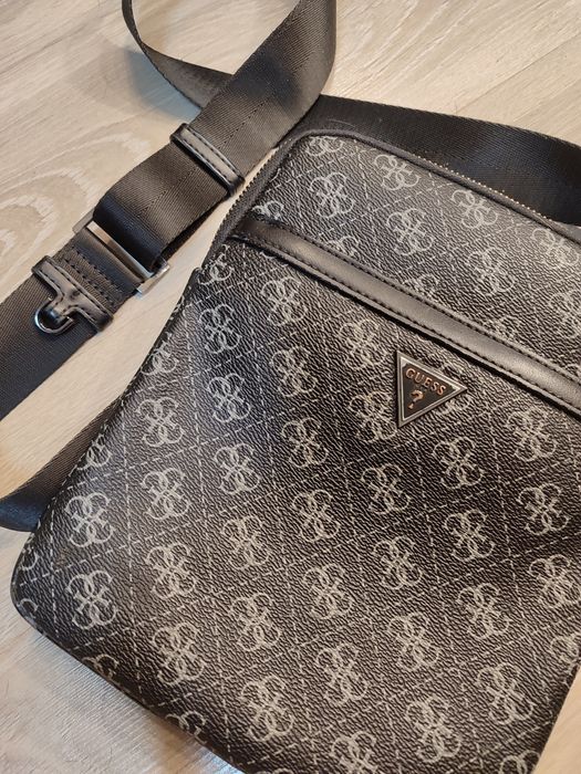 Чоловіча сумка Guess