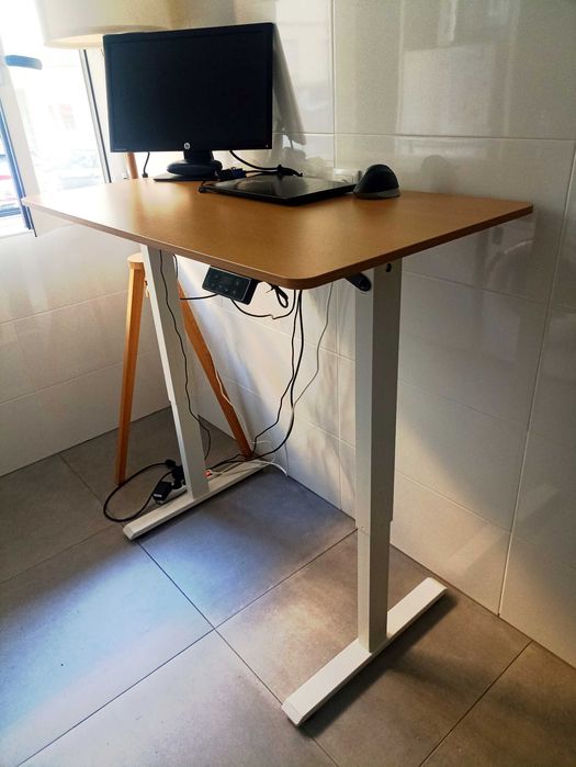 Secretária Elevatória / Standing Desk | Como Nova