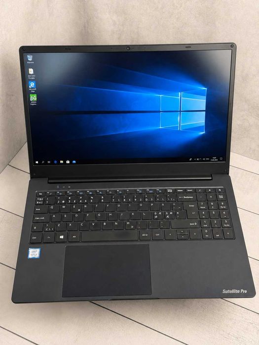 Dynabook C50-E-105 intel i5-8250U  8ram   ssd 256gb  Full HD   Гарантія !