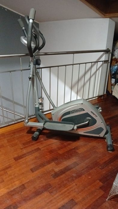 Máquina de ginásio64751396611201121