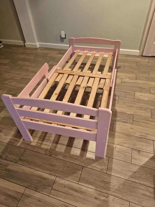 Łóżeczko rosnące z dzieckiem