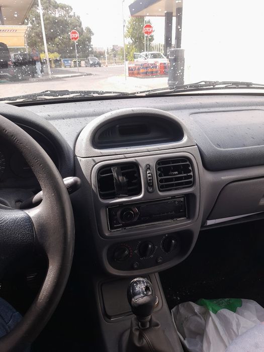 Calon Renault clio económico