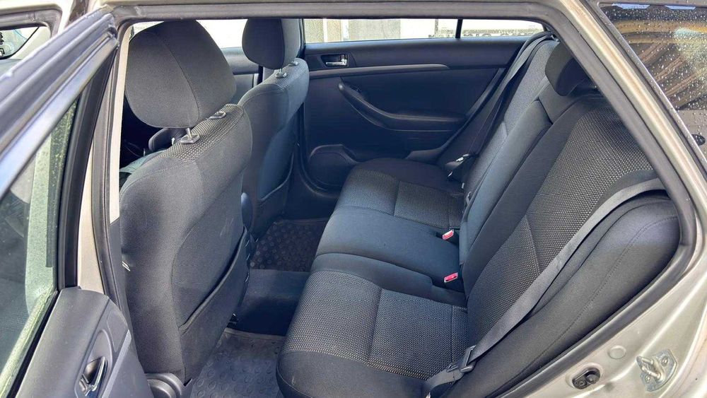 Toyota Avensis T25 Kombi 2.0D4D 126km polift manual