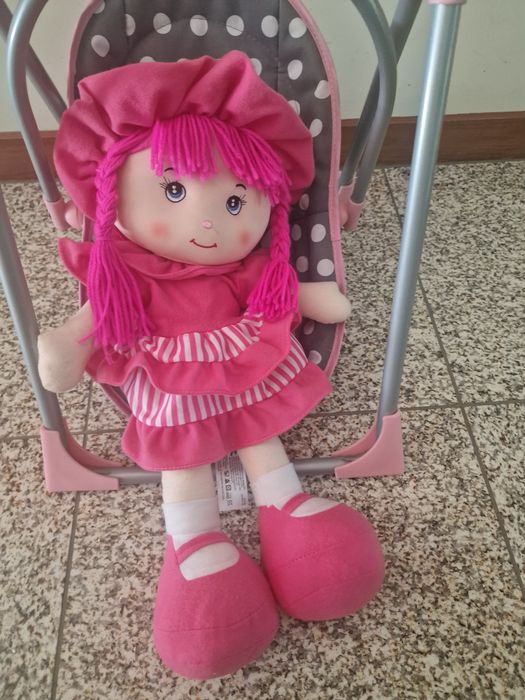 Boneca com baloiço