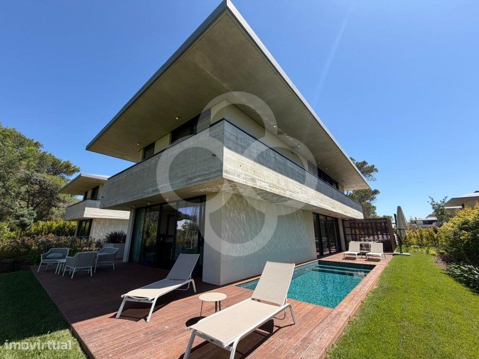 Moradia T4 com piscina e jardim garagem exclusivo Sandwoods Quinta ...