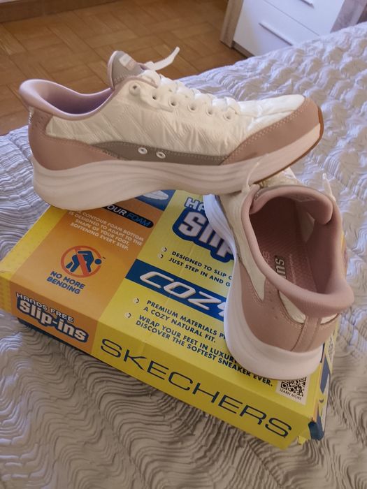 Tênis novos SKECHERS
