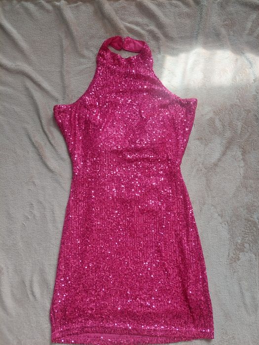 Różowa sukienka cekinowa imprezowa miękka lekka M