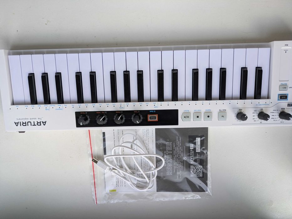 MIDI-клавіатура Arturia KeyStep 37