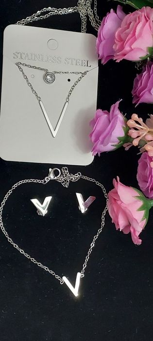 Srebrny komplet biżuterii "V"