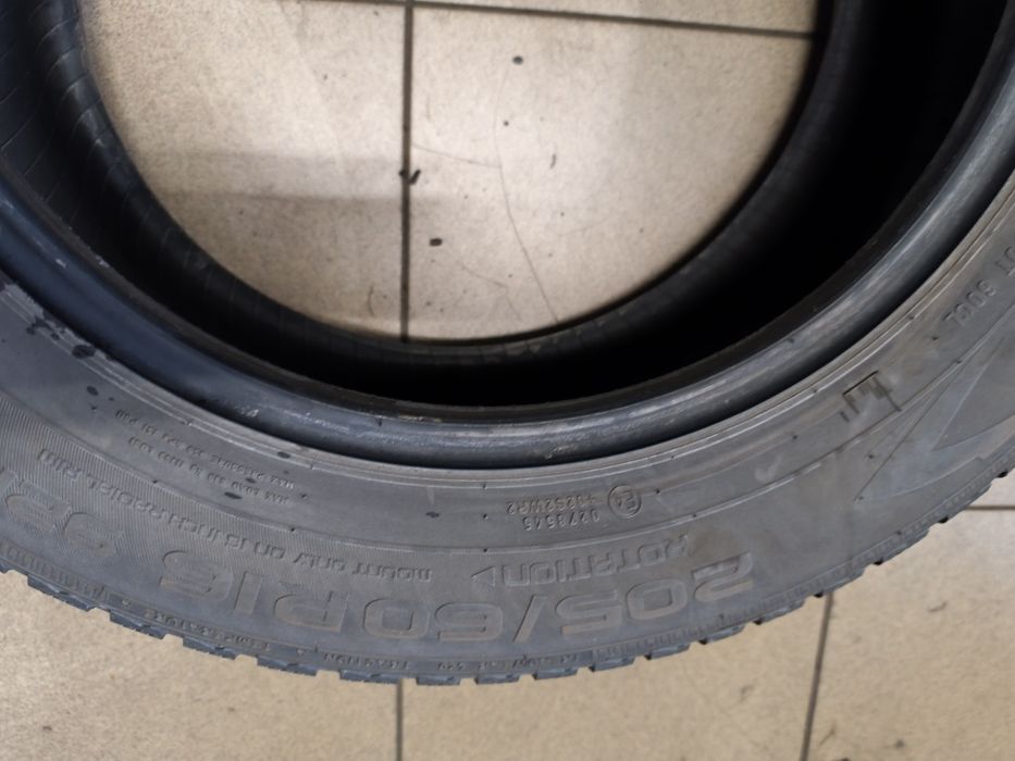 205/60/16  Nokian wrd4 zima 4 szt