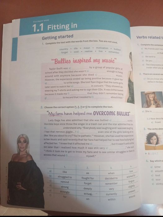 Caderno de atividades inglês 10° ano