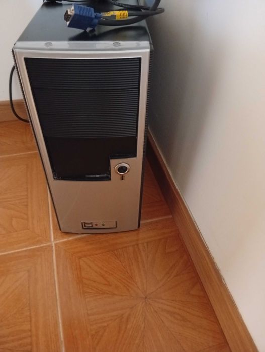 Vendo PC em muito bom estado