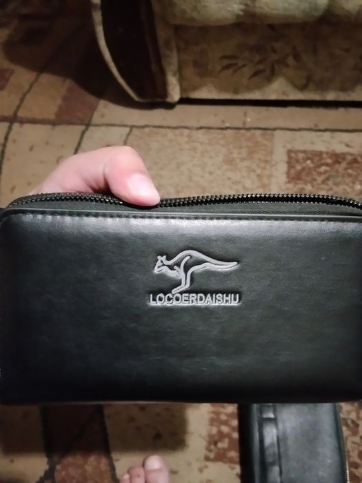 Продам сумки -клач кожаные б/у