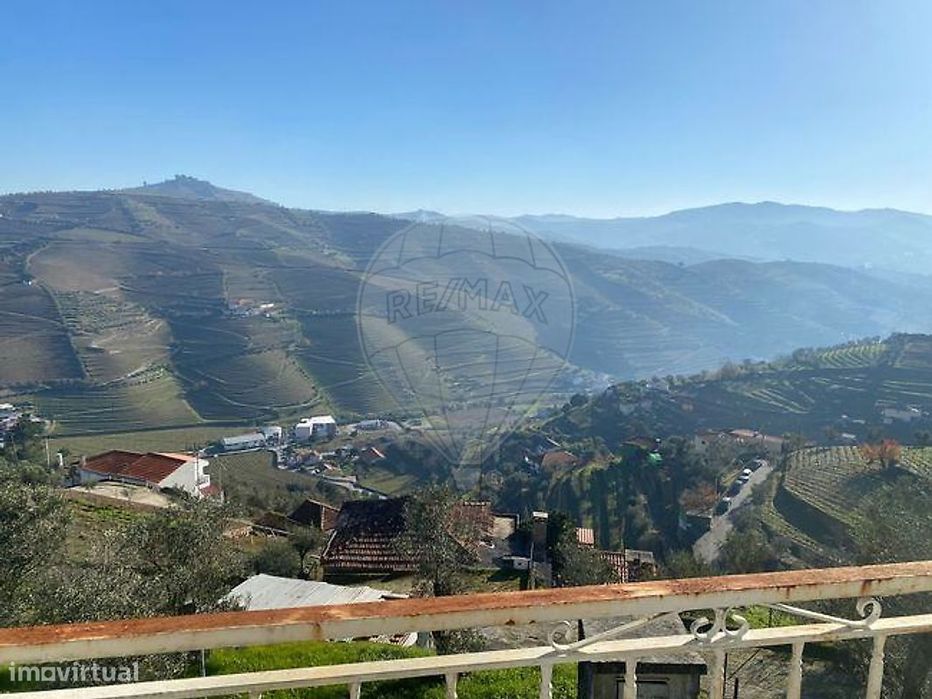 Moradia T4 para venda — Lobrigos (São Miguel E São João Baptista) E Sanhoane, Vila Real