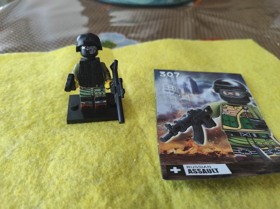 мининабор-бустерпак из серии LEGO