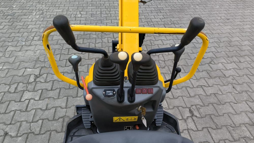 Wynajem minikoparka yanmar SV 08 waga 1tona