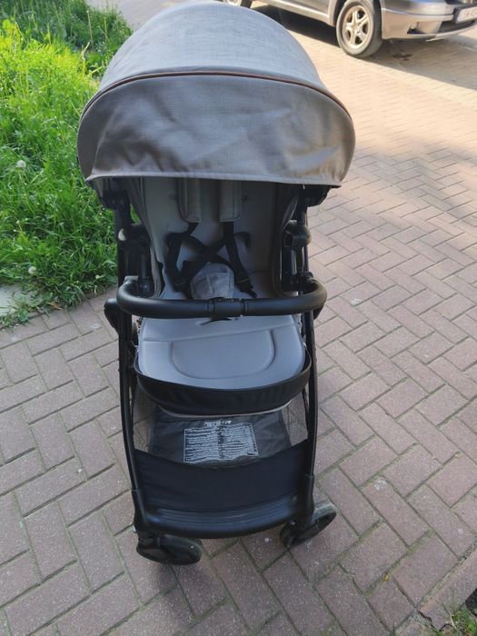 Wózek spacerowy Graco Near2Me Szary